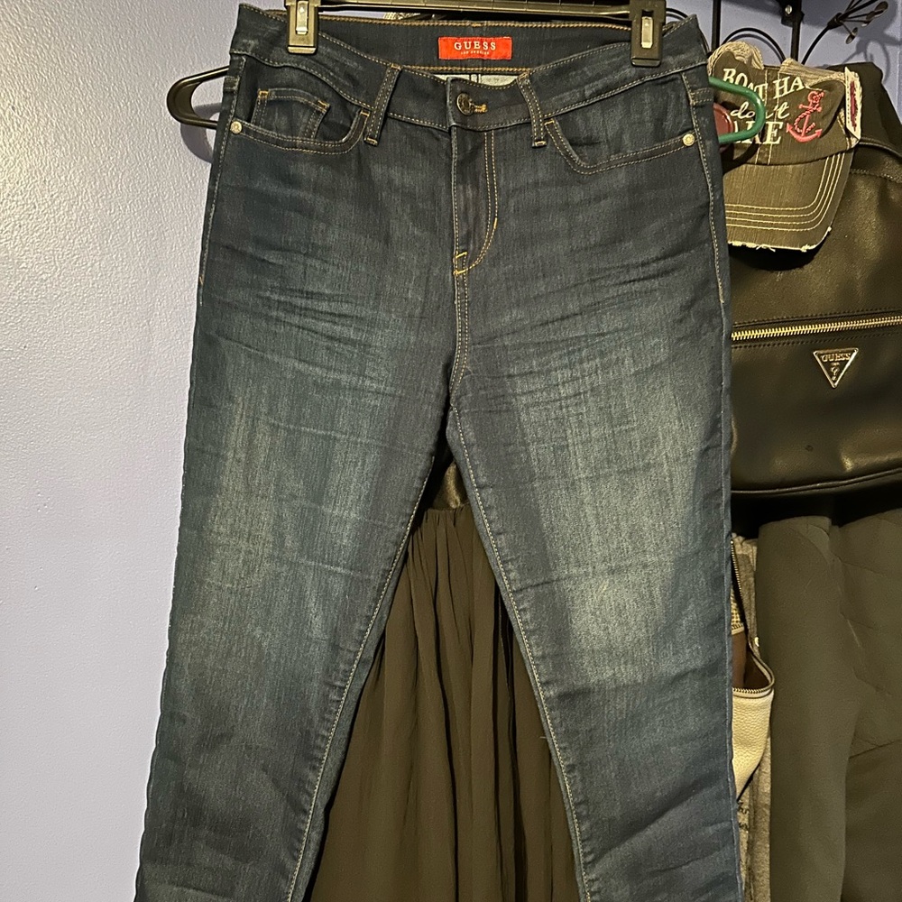 Guess Capri pants size 29
